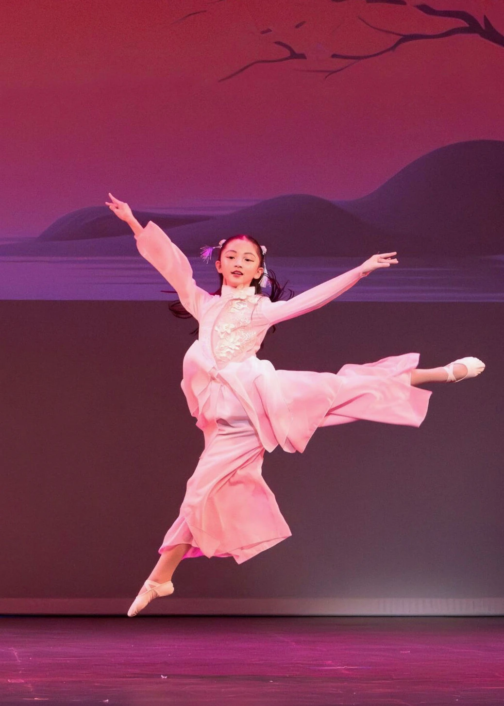Water Sleeve Dance - Liying Ye